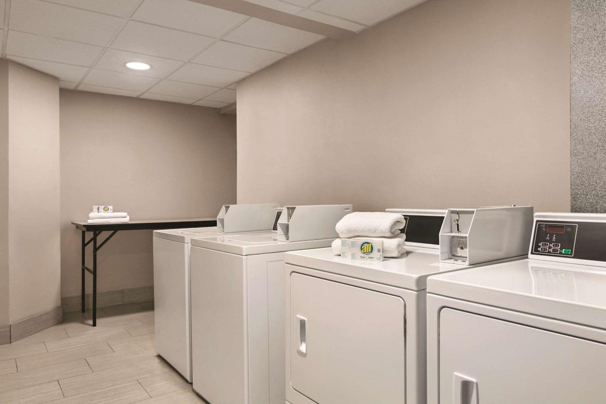 Country Inn & Suites By Radisson, Williamsburg East Busch Gardens , Va Екстер'єр фото
