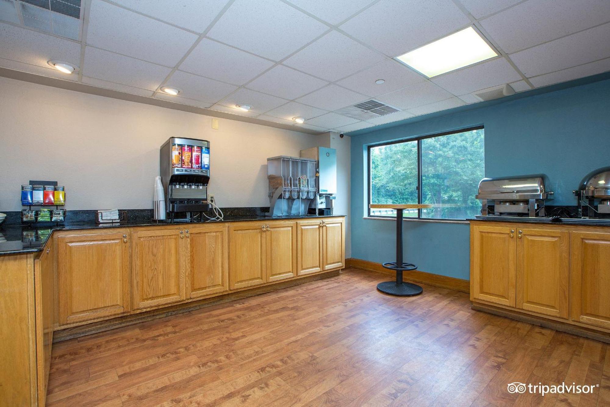 Country Inn & Suites By Radisson, Williamsburg East Busch Gardens , Va Екстер'єр фото
