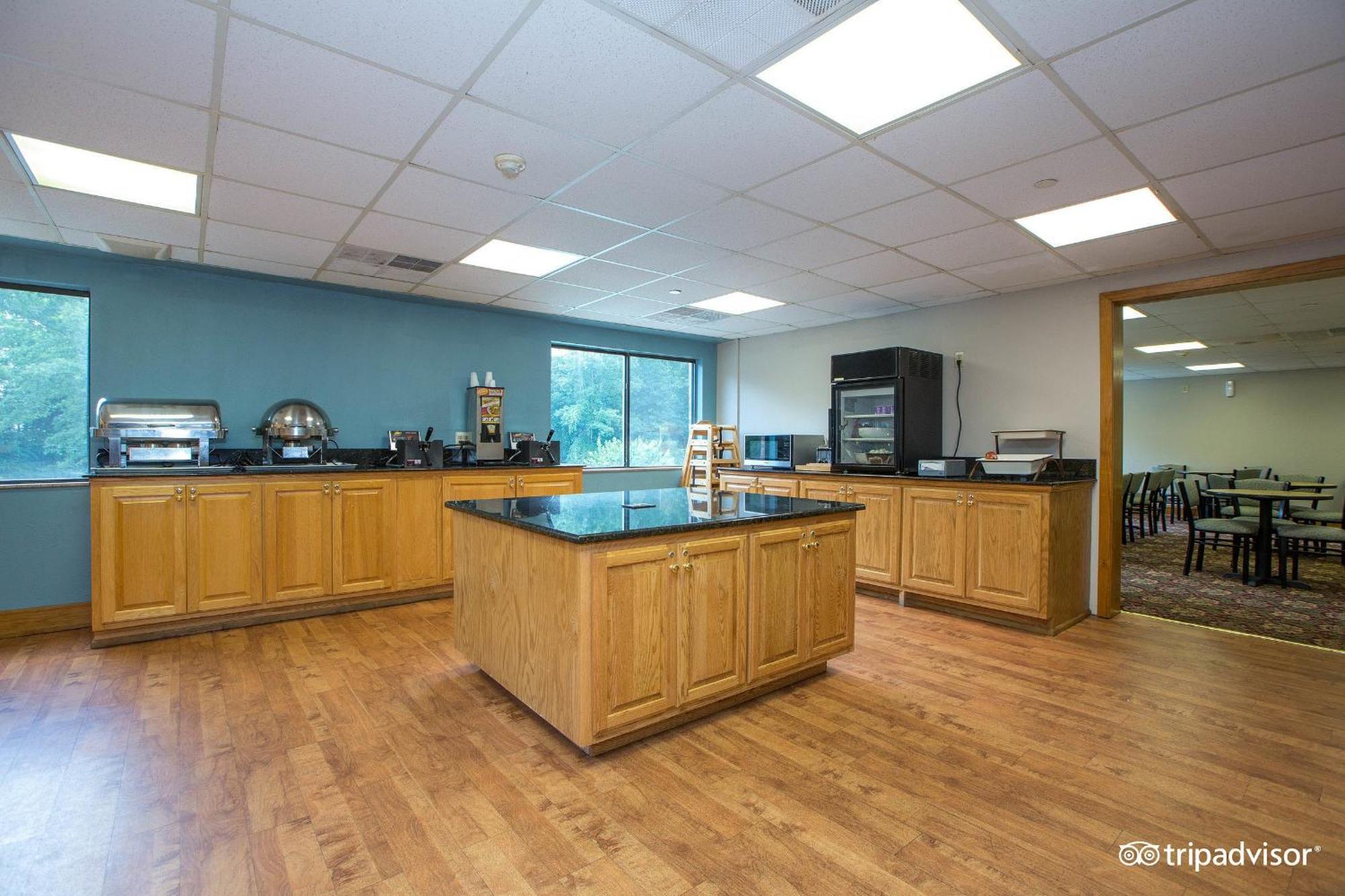 Country Inn & Suites By Radisson, Williamsburg East Busch Gardens , Va Екстер'єр фото