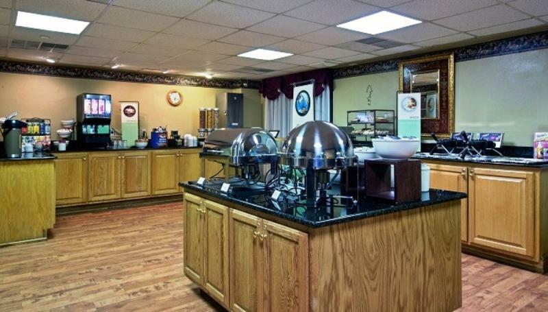 Country Inn & Suites By Radisson, Williamsburg East Busch Gardens , Va Екстер'єр фото